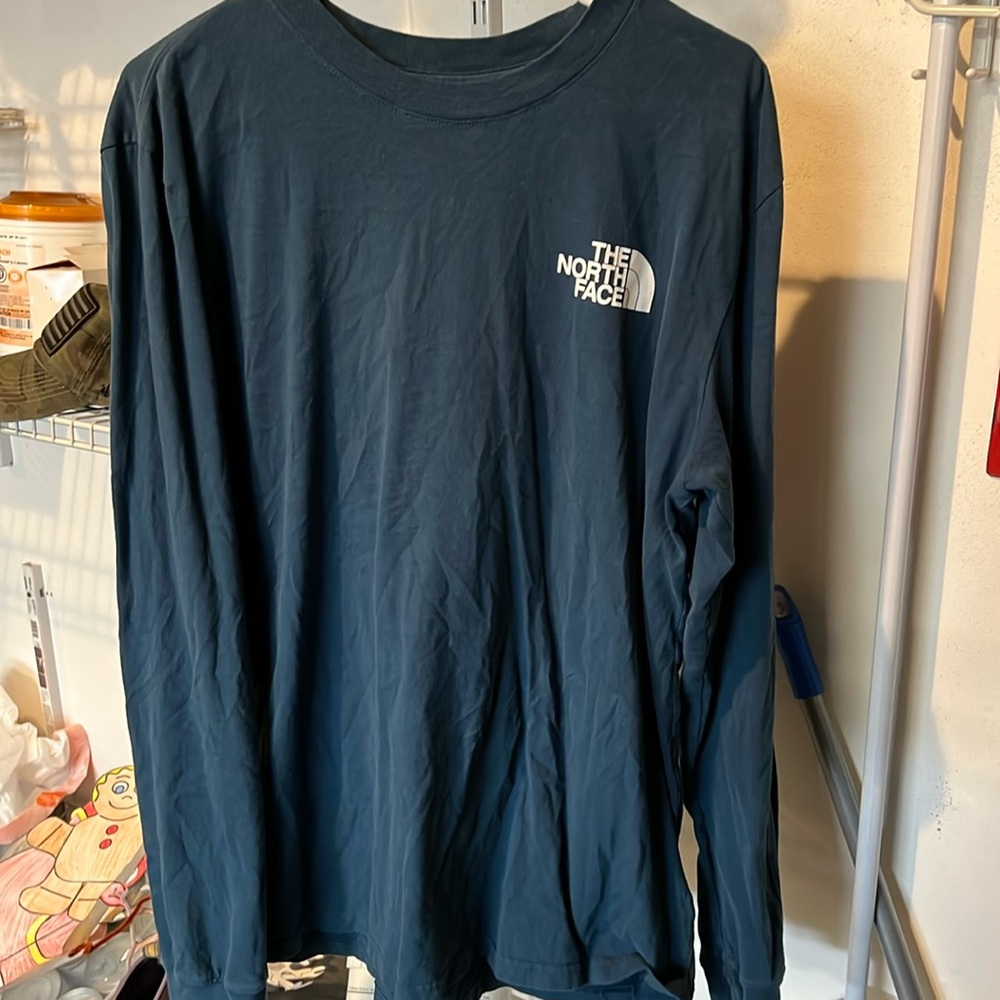 Men’s The North Face L/S T-Shirt, SZ: Large